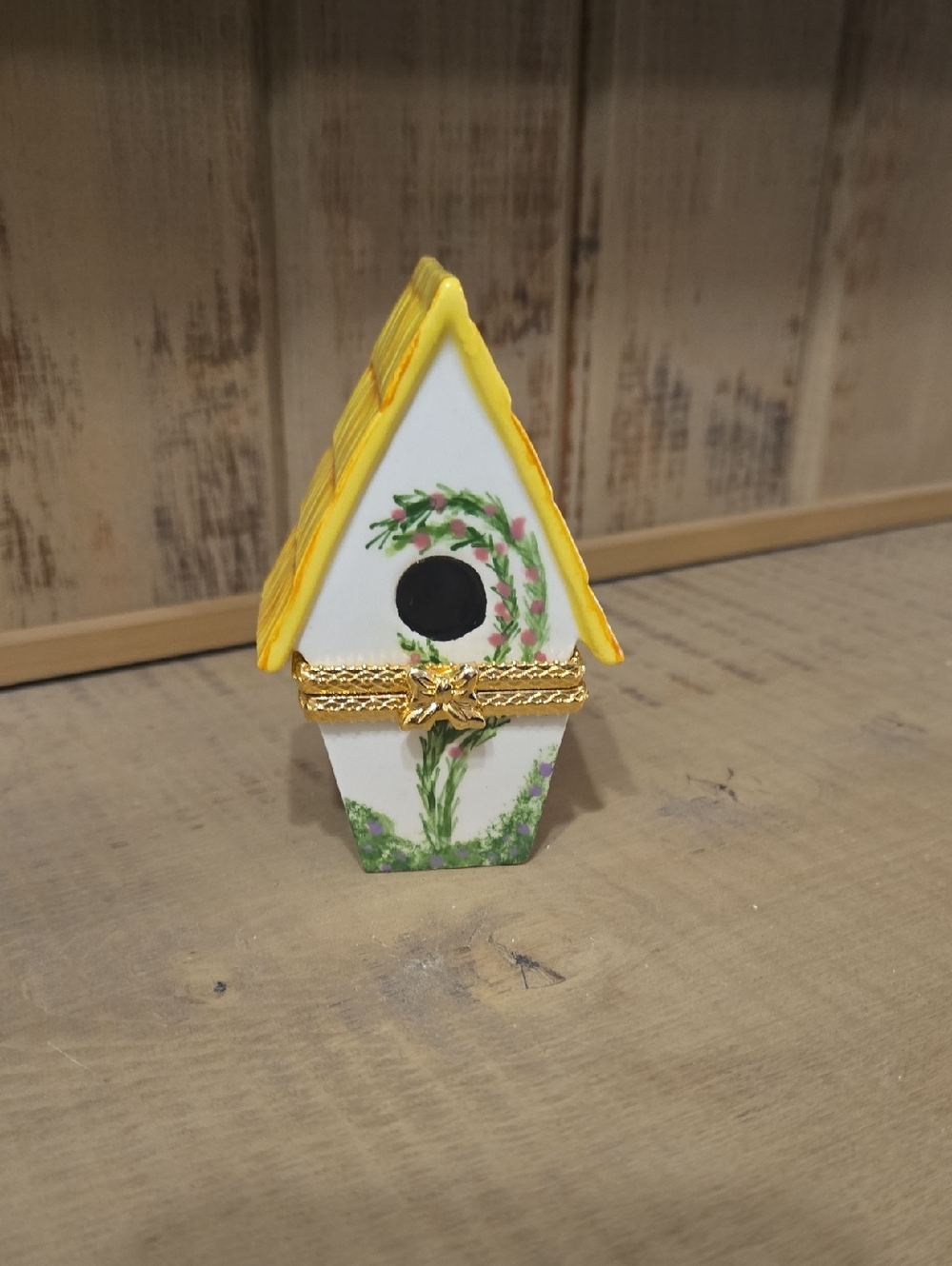 Birdhouse Hinged Trinket Box Bow Clasp